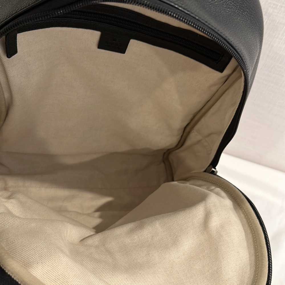 Gucci Calfskin Logo Day Backpack - Picture 4 of 6